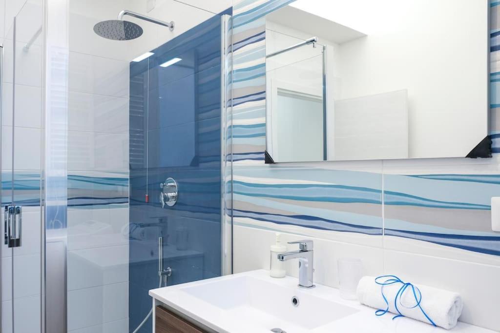 Nizza Apartment In Centro Salerno Buitenkant foto